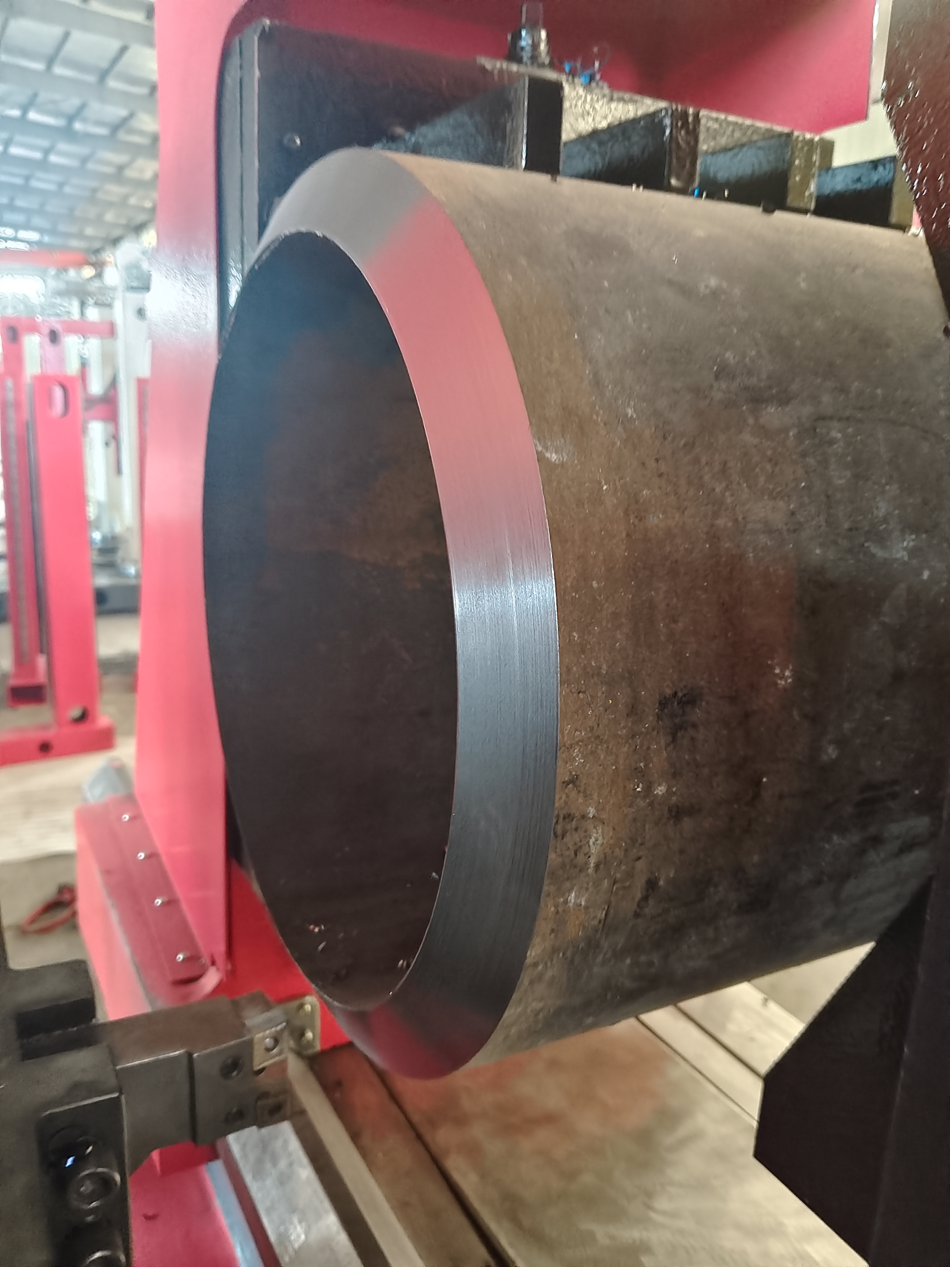 What is CNC pipe cutting machine?(图1)